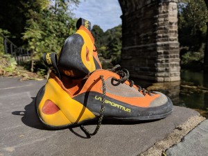 Indoor climbing best sale shoes beginners